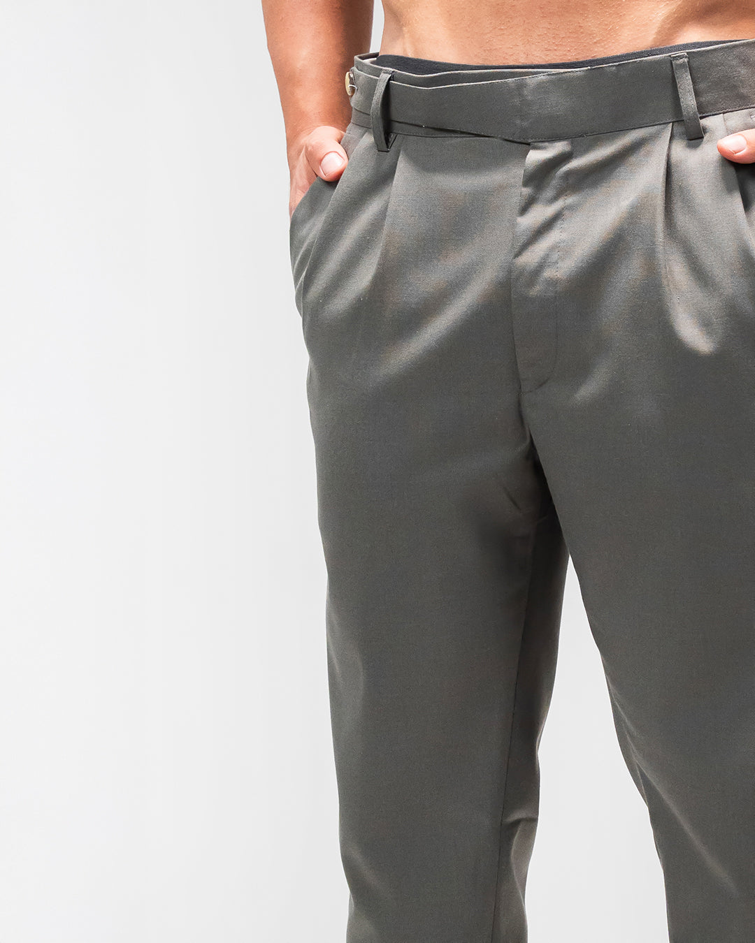 MEN’S SLIM-FIT GREY PLEATED TROUSERS