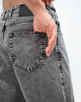 MEN’S GREY STRAIGHT-LEG JEANS