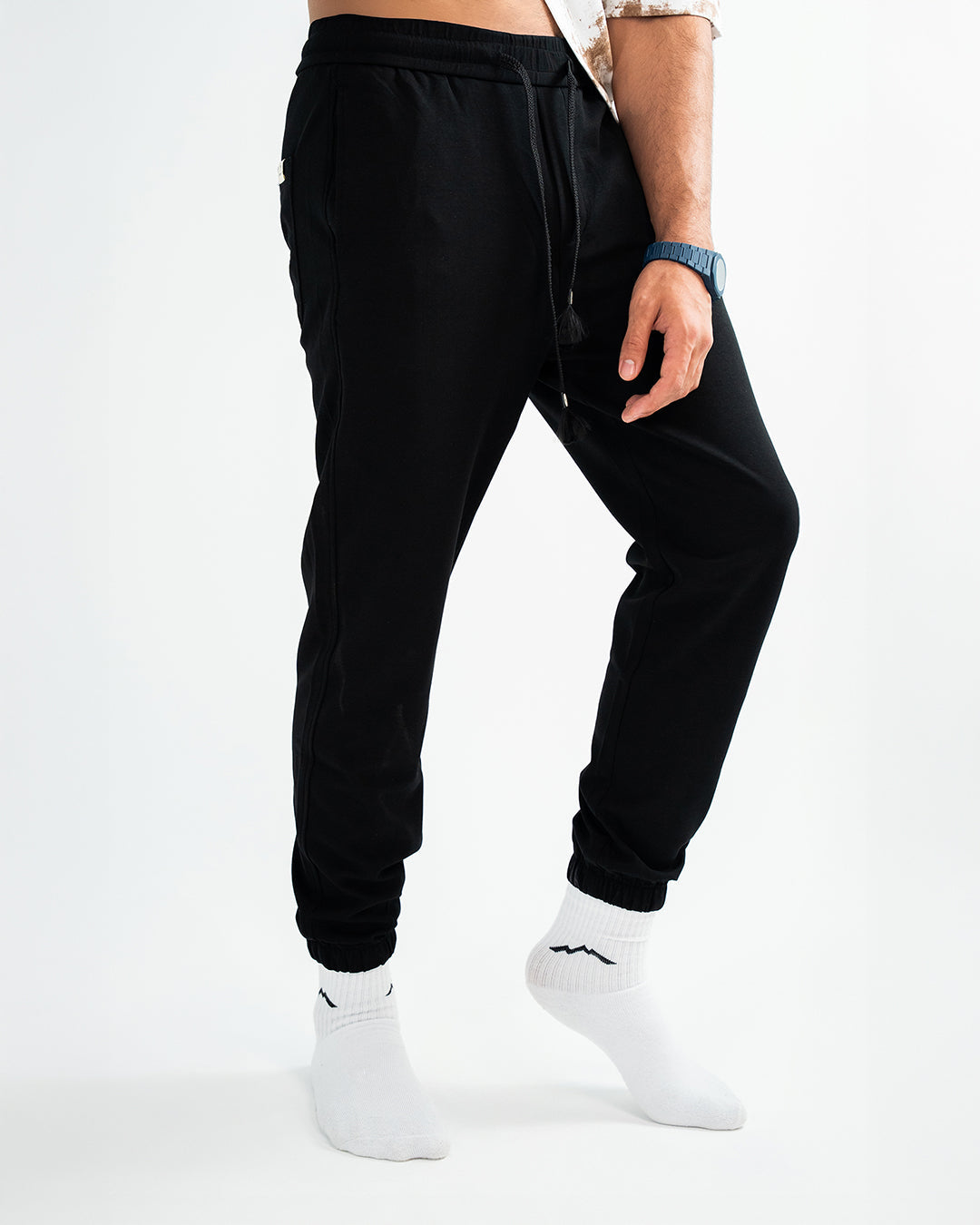MEN’S BLACK JOGGER PANTS WITH DRAWSTRING WAIST
